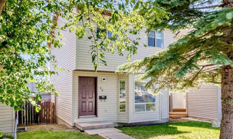 35 Martindale Court NE