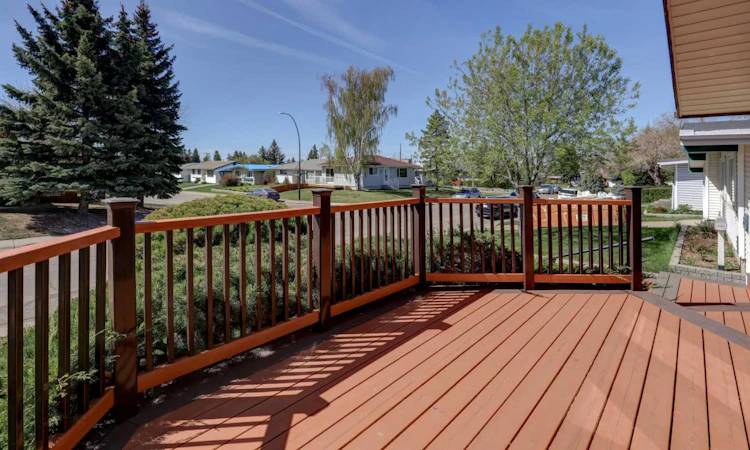 2328 Munro Drive NE