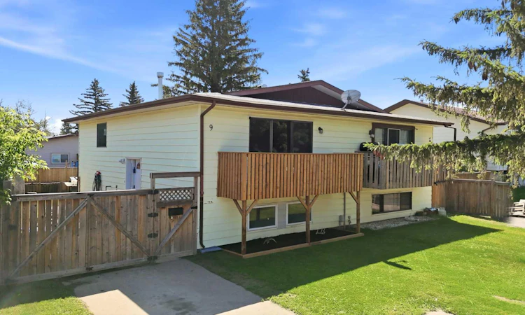9 Griffiths Avenue