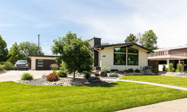 3210 South Parkside Drive