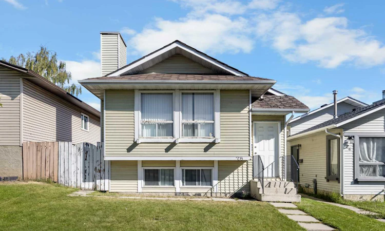 28 Sandstone Hill NW