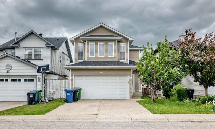 145 Martinvalley Crescent NE