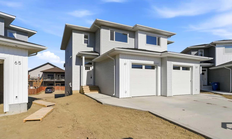 77 Pinnacle Close