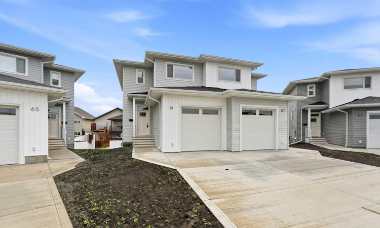 77 Pinnacle Close
