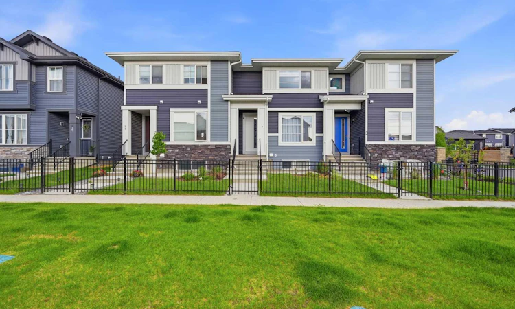 7 Lambeau Lane SE