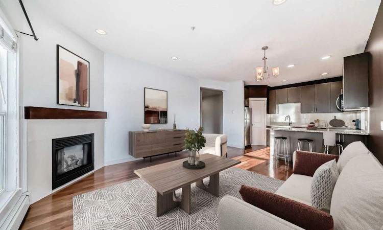 103-4704 Stanley Road SW
