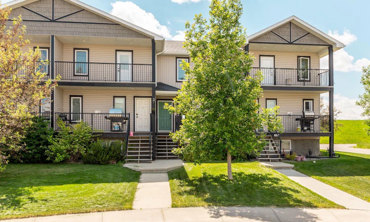 2-3814 Sundance Close Close