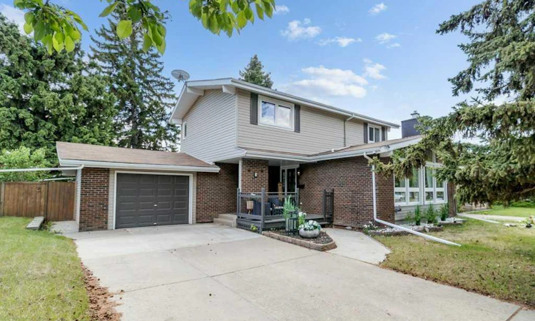5 Selkirk Boulevard