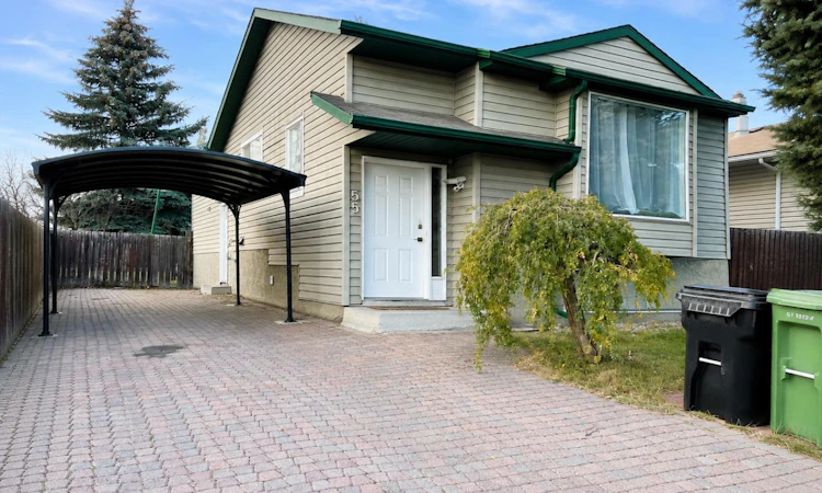 55 Doverglen Crescent SE