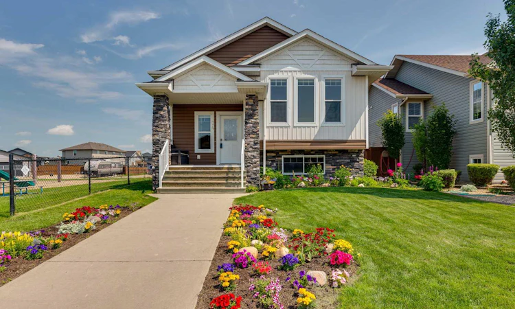 74 Mackenzie Crescent