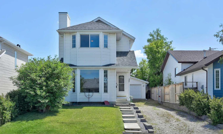 22 Rivercrest Way SE