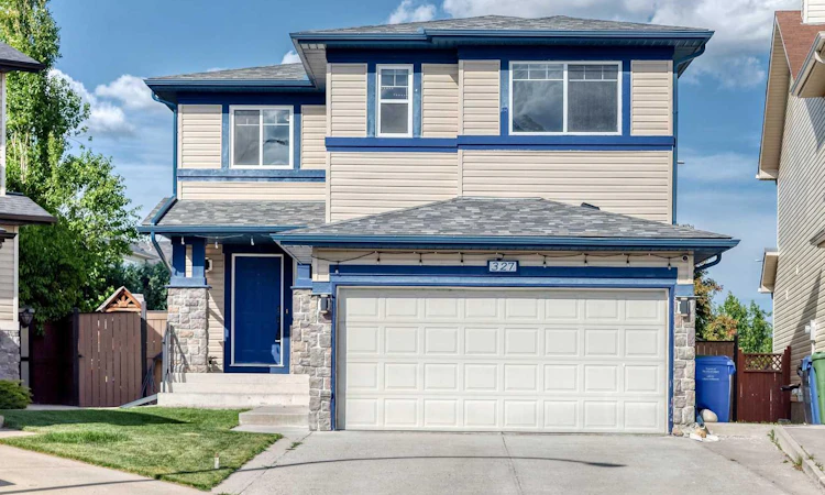 327 Panatella Court NW
