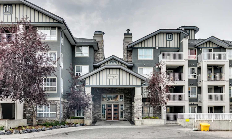 245-35 Richard Court SW