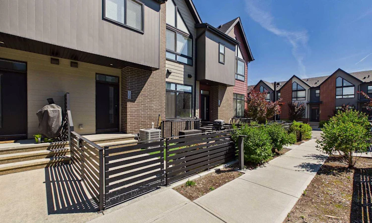 906 Sage Meadows Gardens NW