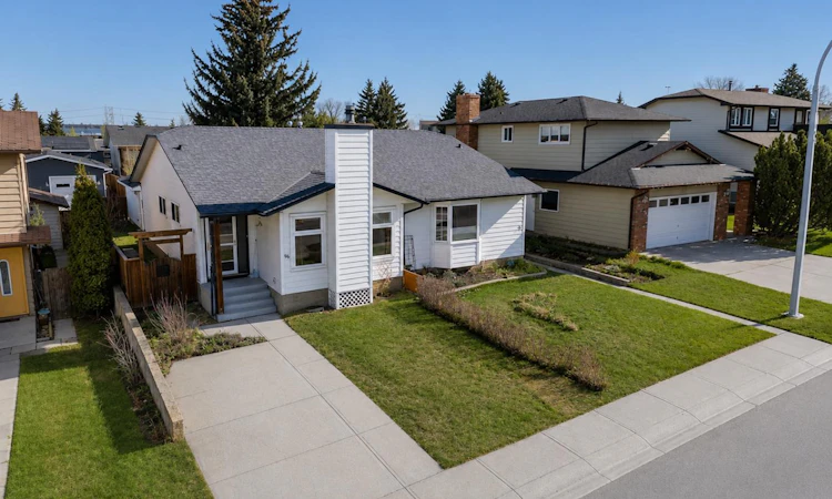 96 Jensen Crescent NE