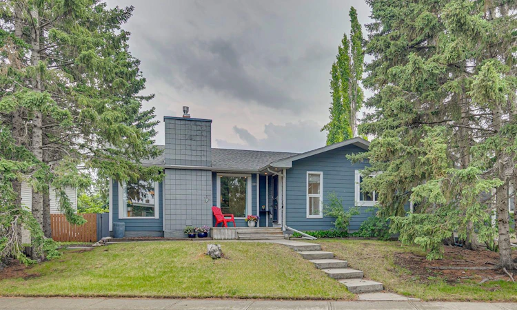 5689 Brenner Crescent NW