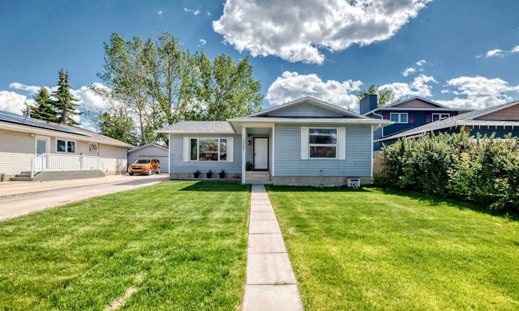 325 Flett Drive NE