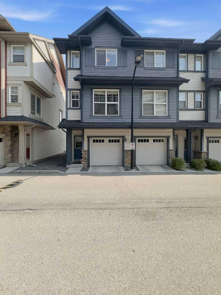 28 New Brighton Point SE, Calgary, AB, T2Z 1B8