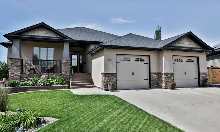 642 Canyonview Landing W