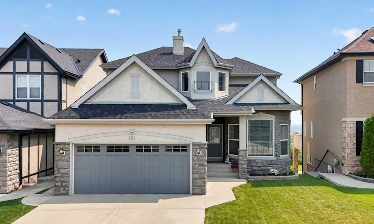 121 Sherwood Way NW