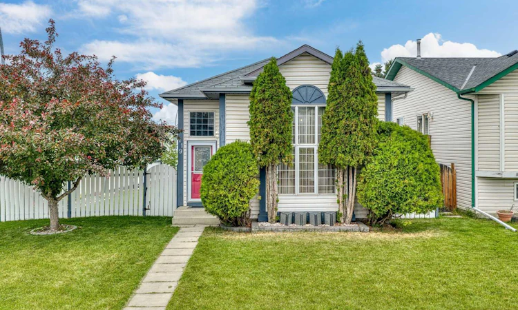 119 Applemont Close SE