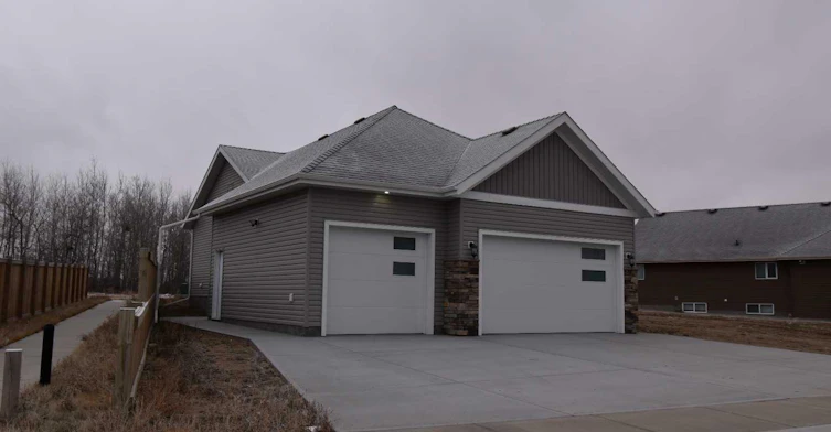 B-2005 61 Avenue, Lloydminster City West, AB, T9V 3R2