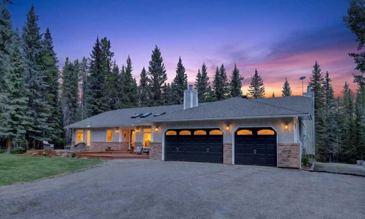 348 Wild Rose Close