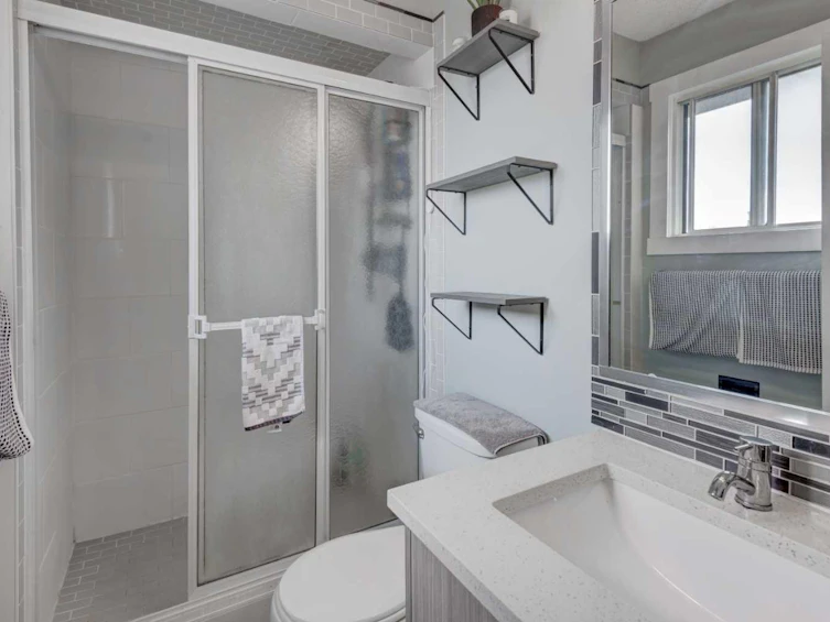 304 Shawcliffe Circle SW, Calgary, AB, T2Y 1A4 - 17