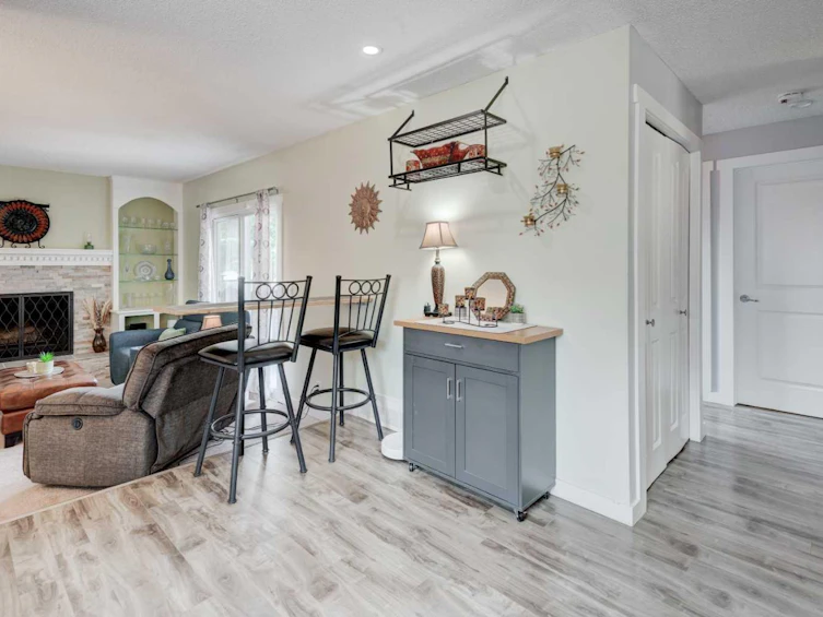304 Shawcliffe Circle SW, Calgary, AB, T2Y 1A4 - 11