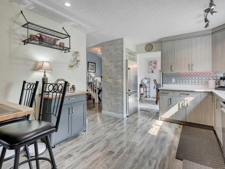 304 Shawcliffe Circle SW, Calgary, AB, T2Y 1A4 - 10