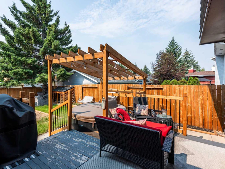 304 Shawcliffe Circle SW, Calgary, AB, T2Y 1A4 - 27