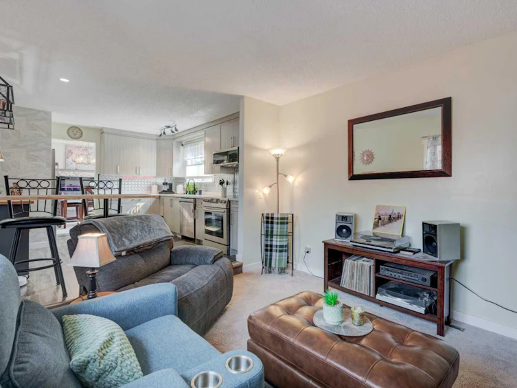 304 Shawcliffe Circle SW, Calgary, AB, T2Y 1A4 - 9