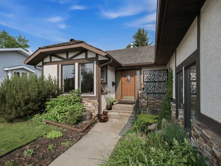 50 Rogers Crescent, Red Deer, AB, T4P 3K5 - 3