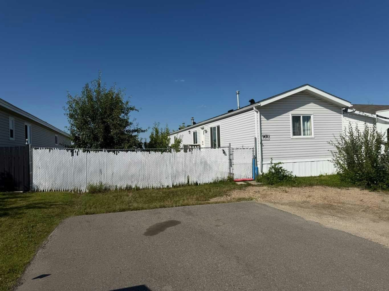 9610 101 Avenue, County of Grande Prairie, AB, T8X 5G5