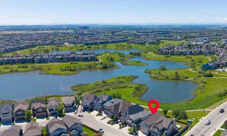 11 Marquis Crescent SE