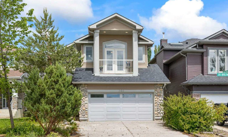 303 Bridlemeadows Common SW