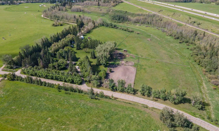 27576 Township Road 382