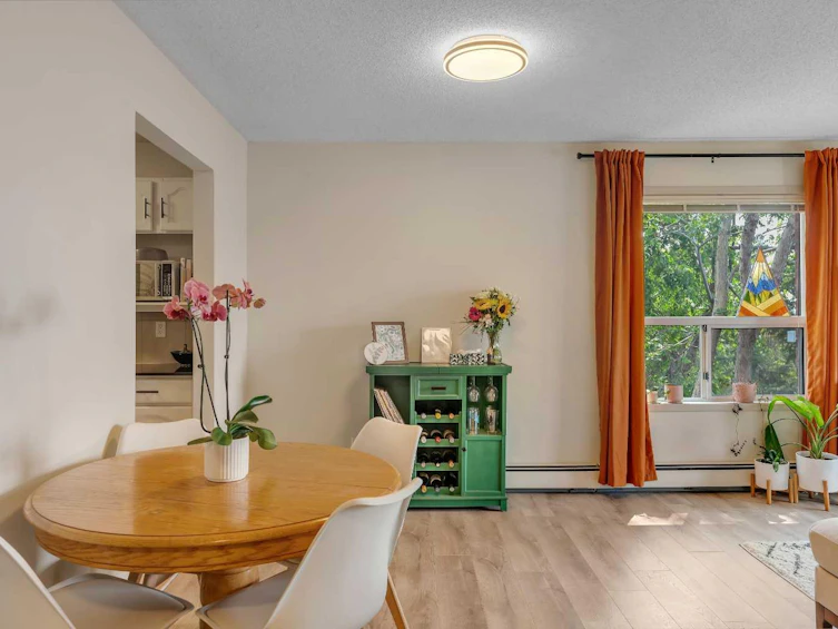 317-2211 29 Street SW, Calgary, AB, T3E 2K1 - 11