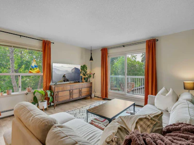 317-2211 29 Street SW - 3