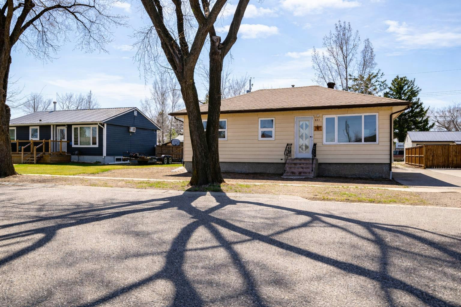 321 3 Avenue E, Bow Island, AB, T0K 0G0