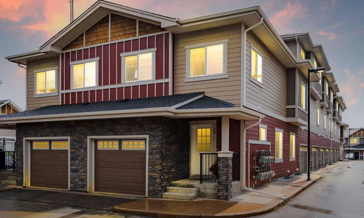 22 West Coach Manor SW