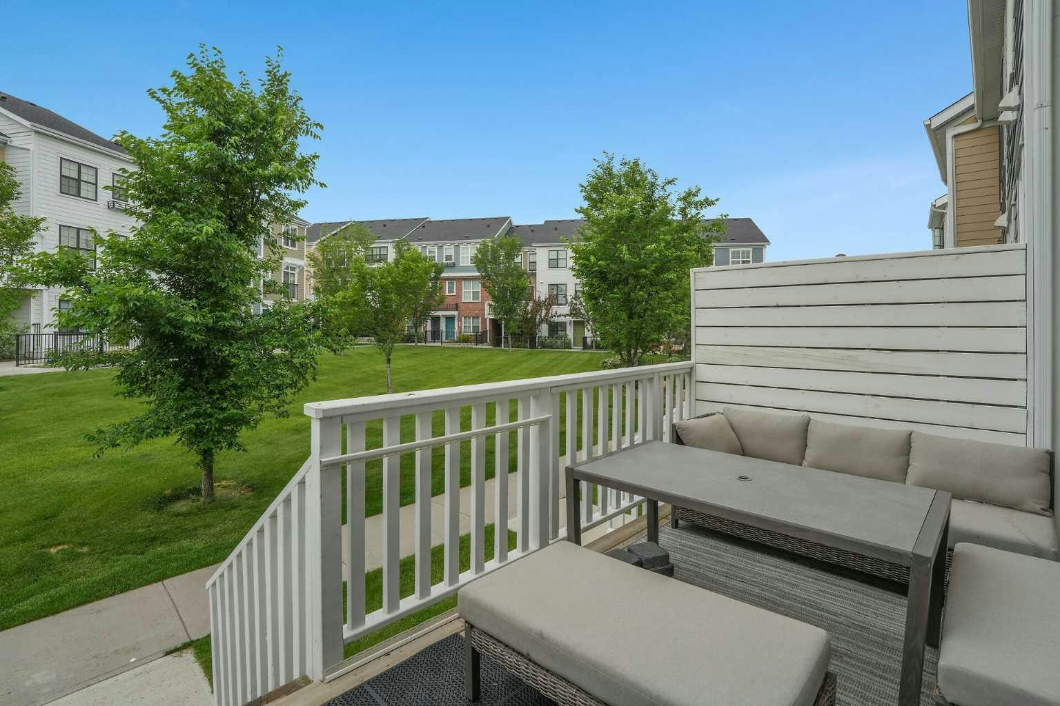 575 Sherwood Boulevard NW, Calgary, AB, T3R 0X1