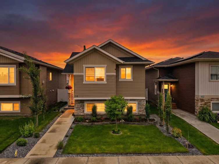 98 Livingston Close, Red Deer, AB, T4R 0S8 - 4