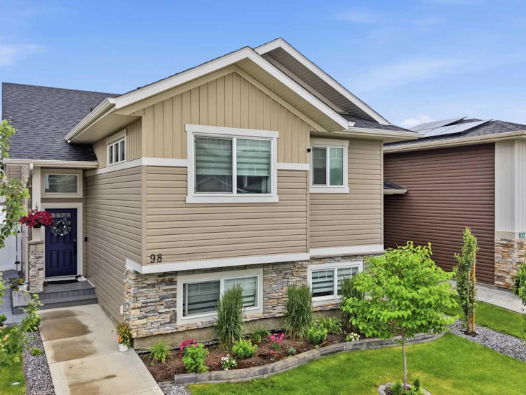 98 Livingston Close, Red Deer, AB, T4R 0S8 - 2