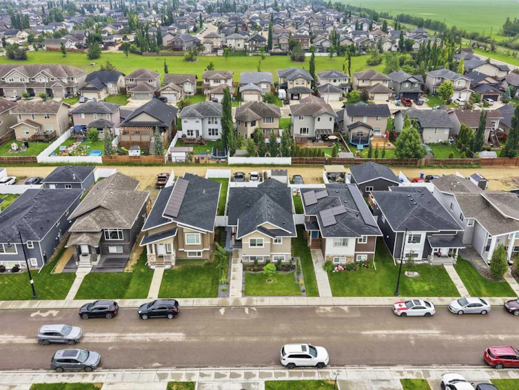 98 Livingston Close, Red Deer, AB, T4R 0S8 - 5