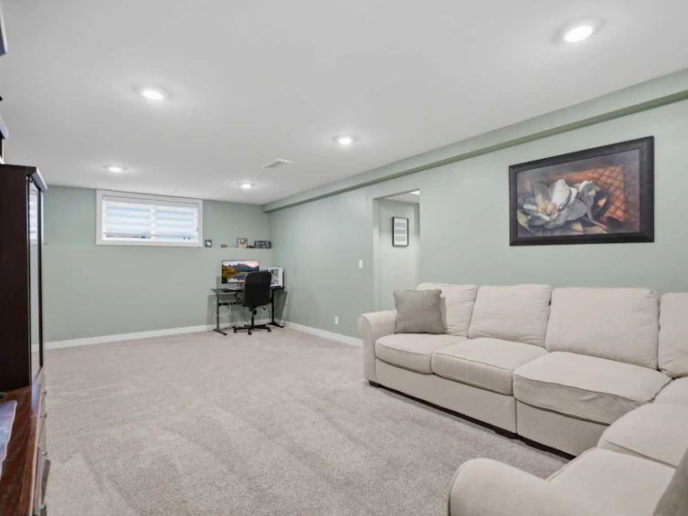 98 Livingston Close, Red Deer, AB, T4R 0S8 - 34