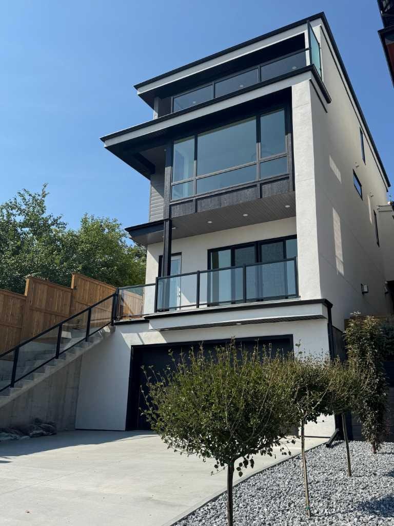 710 Bridge Crescent NE, Calgary, AB, T2E 5B5
