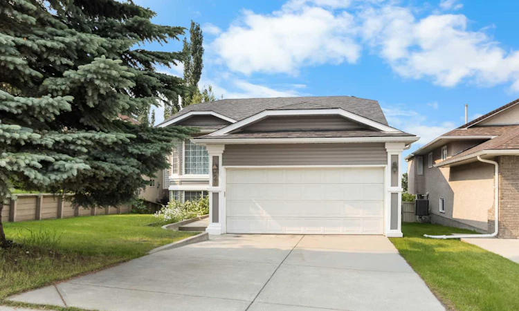 28 Harvest Oak Drive NE