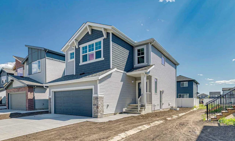 102 Walgrove Bay SE
