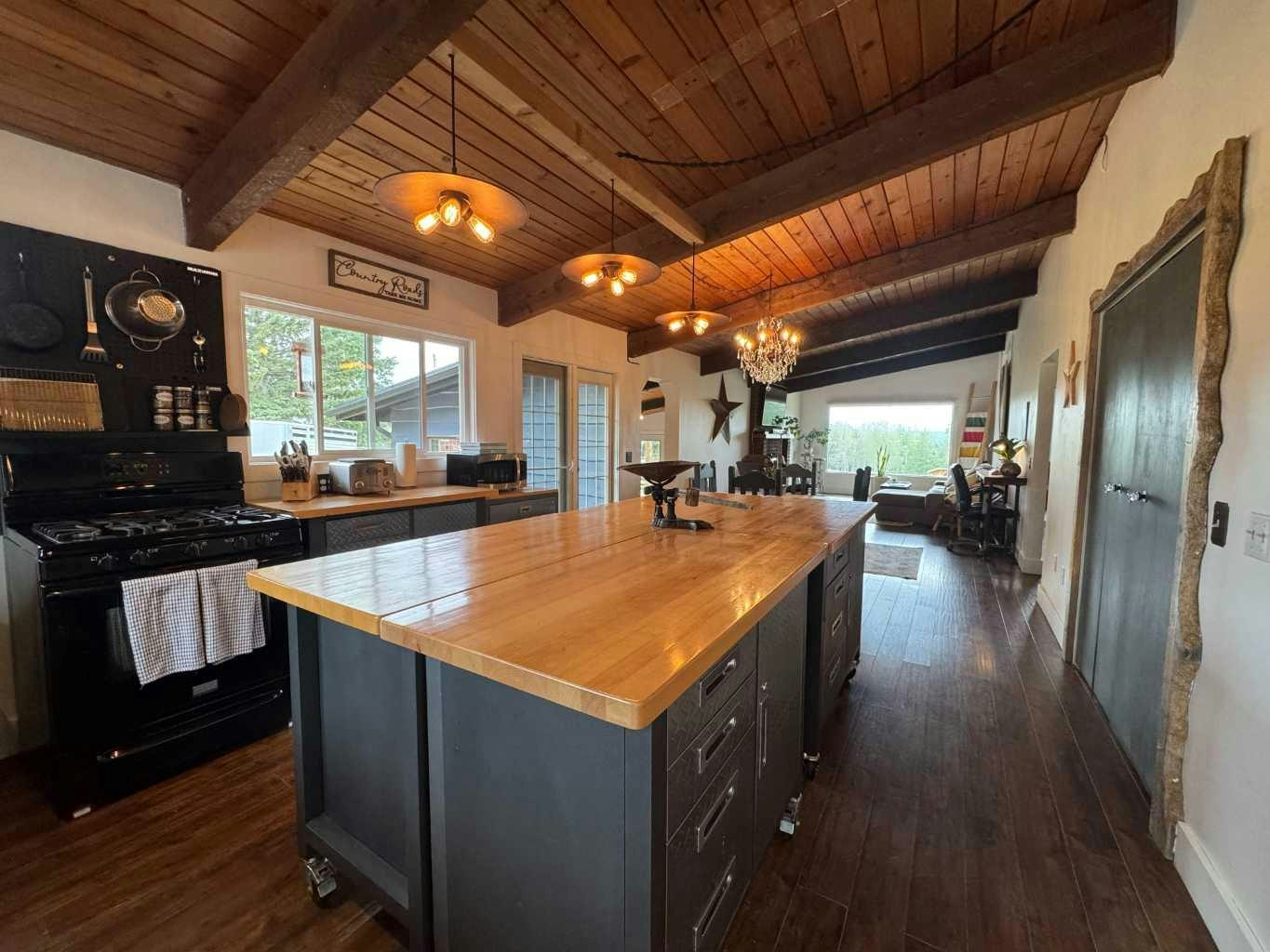 33374 Range Road 55, Rural Mountain View County, AB, T0M 1X0
